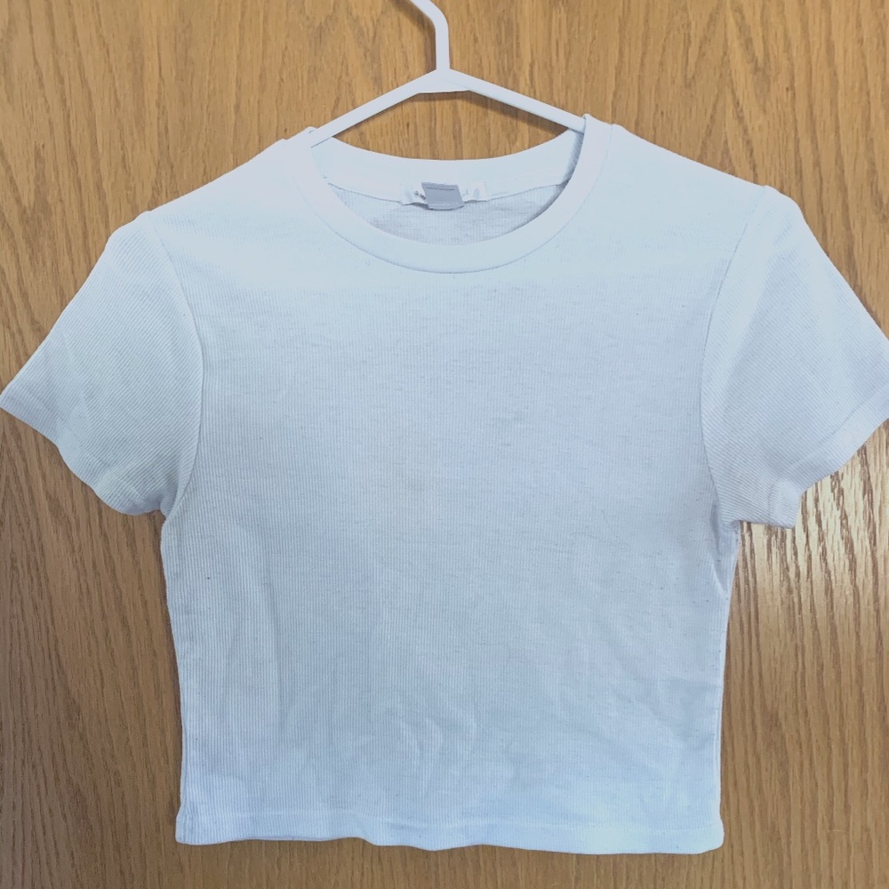 cropped white tee